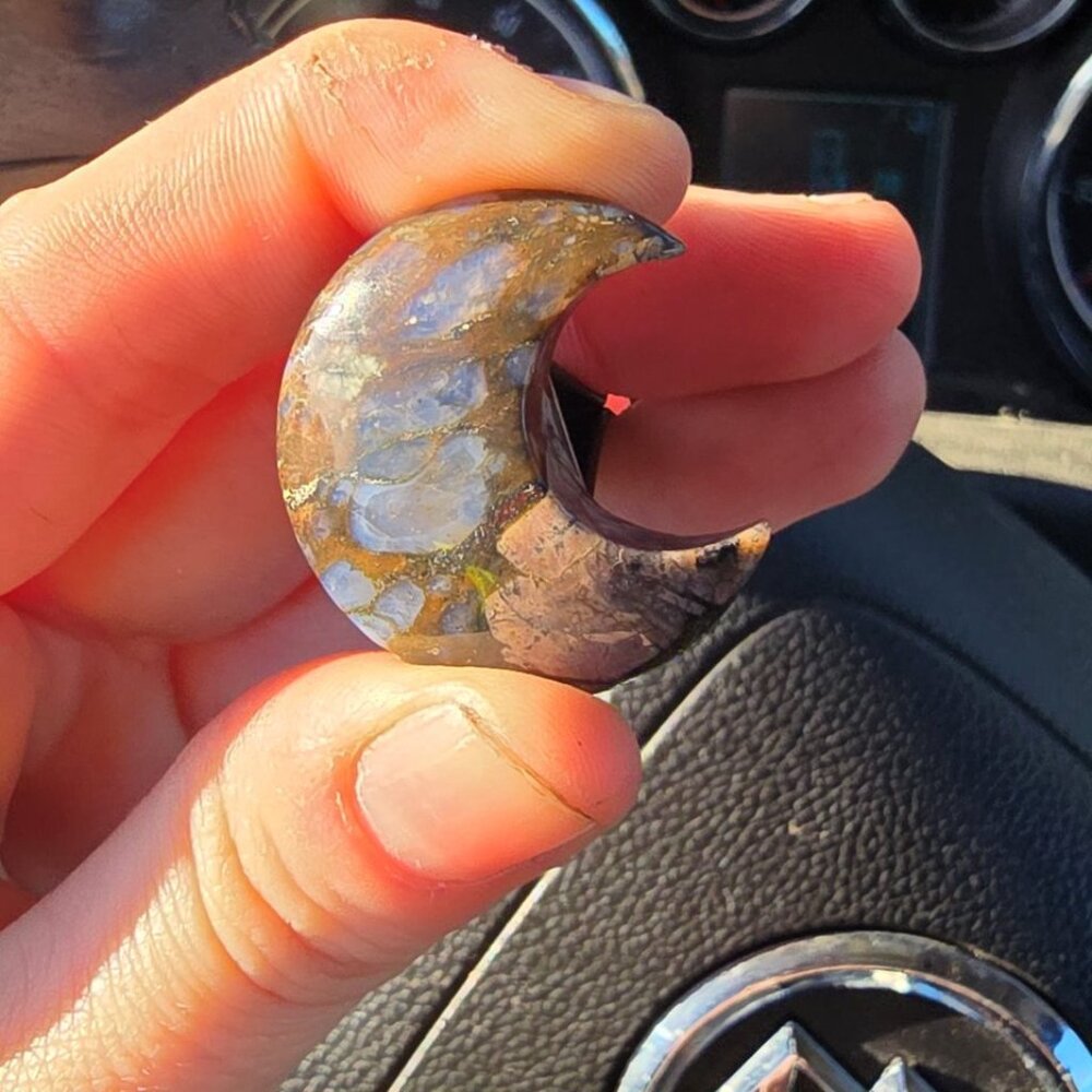 Que Sera (Galaxy Rhyolite) Crystal Moon Vent Clip - Picture 1 of 5
